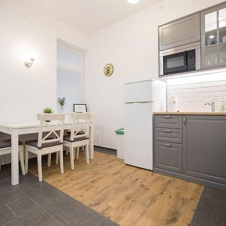 Oberiter Apartments - Center Of Zagreb, Fast Wifi, Ac, Kitchen, Parking Buitenkant foto