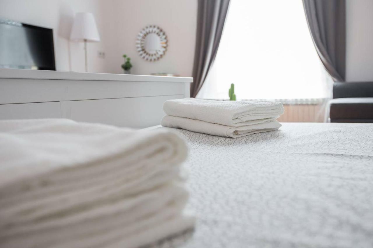 Oberiter Apartments - Center Of Zagreb, Fast Wifi, Ac, Kitchen, Parking Buitenkant foto