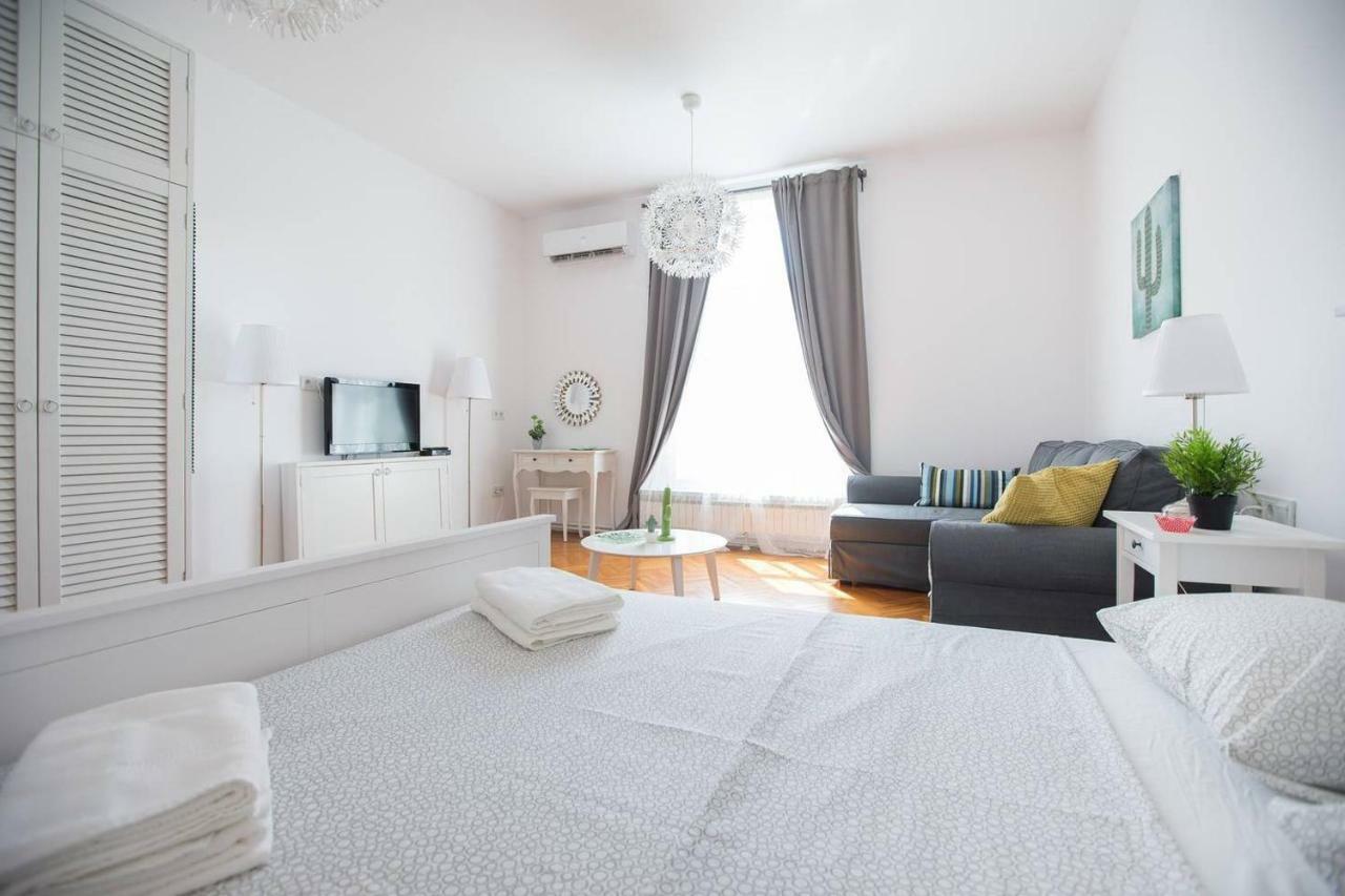 Oberiter Apartments - Center Of Zagreb, Fast Wifi, Ac, Kitchen, Parking Buitenkant foto