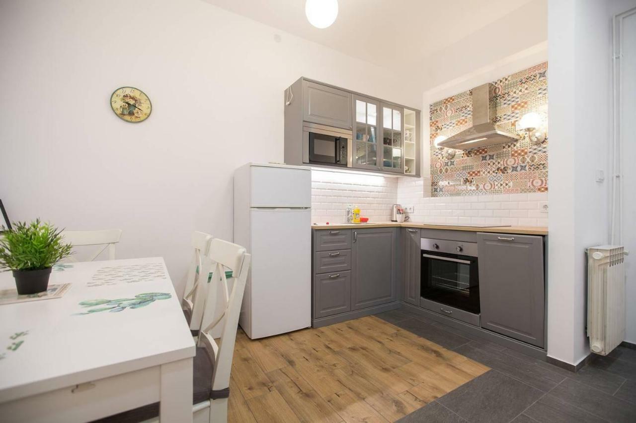 Oberiter Apartments - Center Of Zagreb, Fast Wifi, Ac, Kitchen, Parking Buitenkant foto
